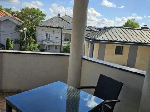 Izdavanje, trosoban stan, 92m², Kluz, Zvezdara Sve Podlokacije - image 12