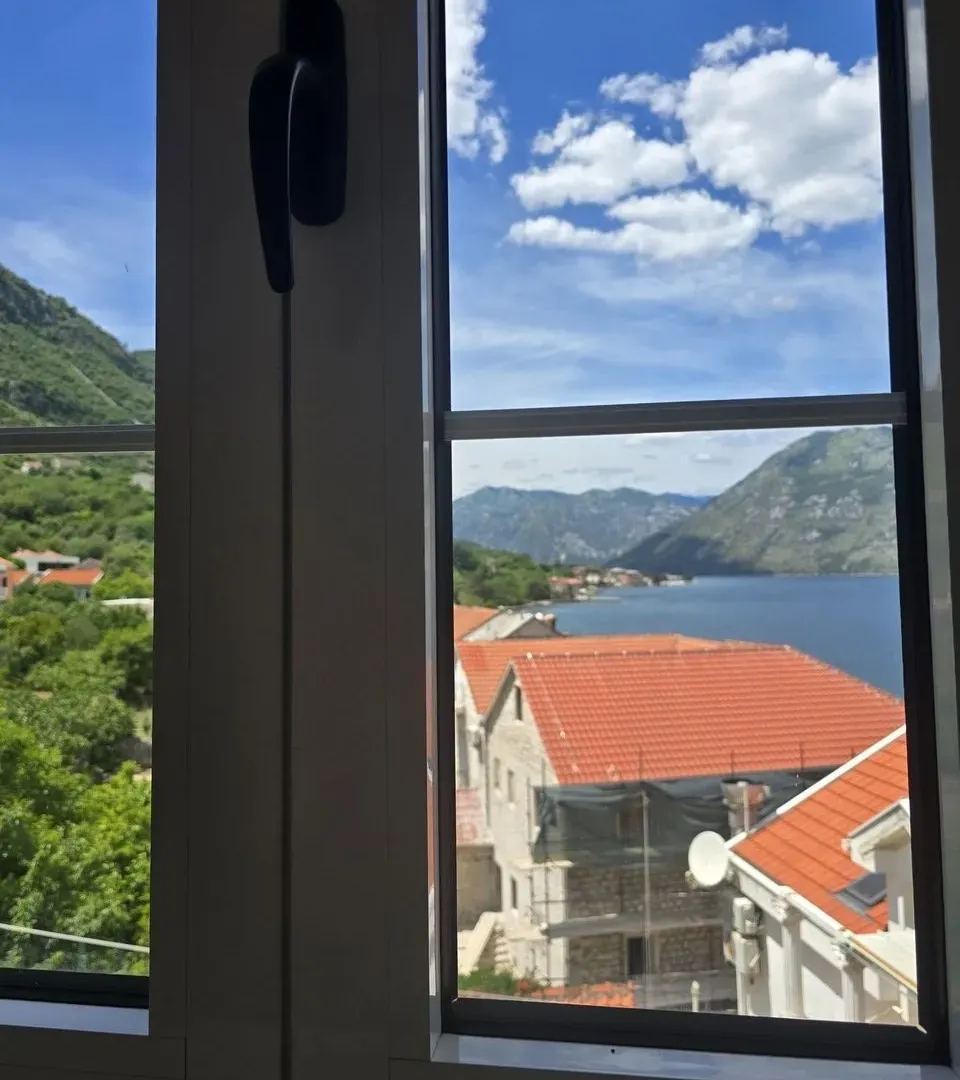 Prodaja, jednosoban stan, 54m², Prčanj, Kotor