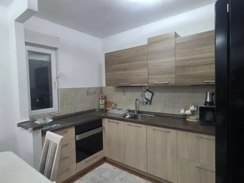 Izdavanje, dvosoban stan, 70m², Centar, Bar - image 6