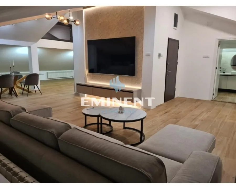 Izdavanje, trosoban stan, 360m², Savski Venac, Beograd