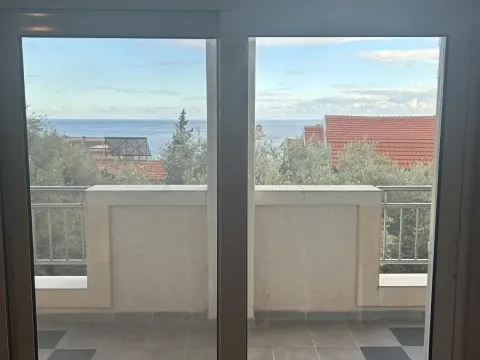 Sale, two bedroom apartment, 84m², Petrovac, Budva