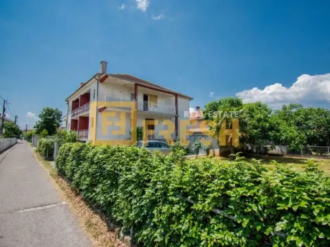 Prodaja, kuća, 214m², Tološi, Podgorica - image 9