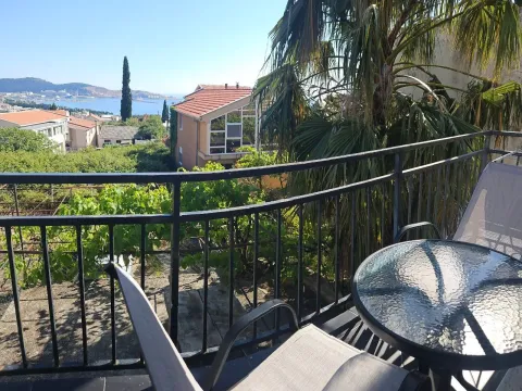 Sale, two bedroom apartment, 60m², Šušanj, Bar