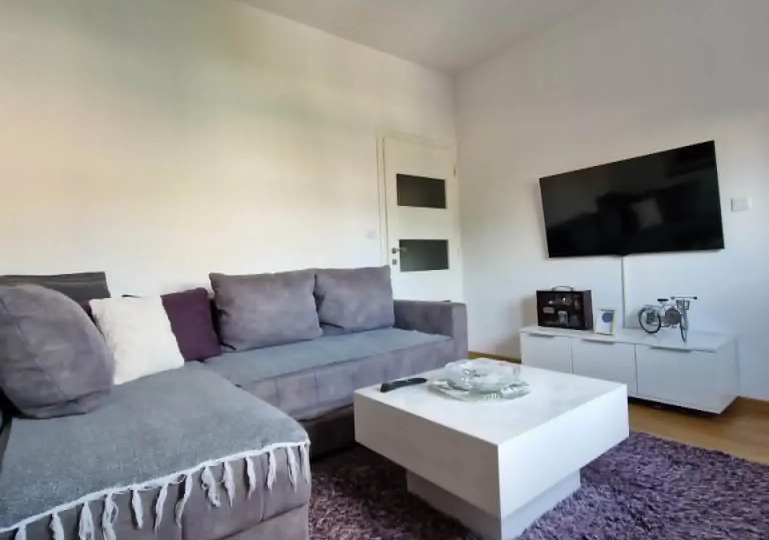 Izdavanje, jednosoban stan, 45m², Drač, Podgorica