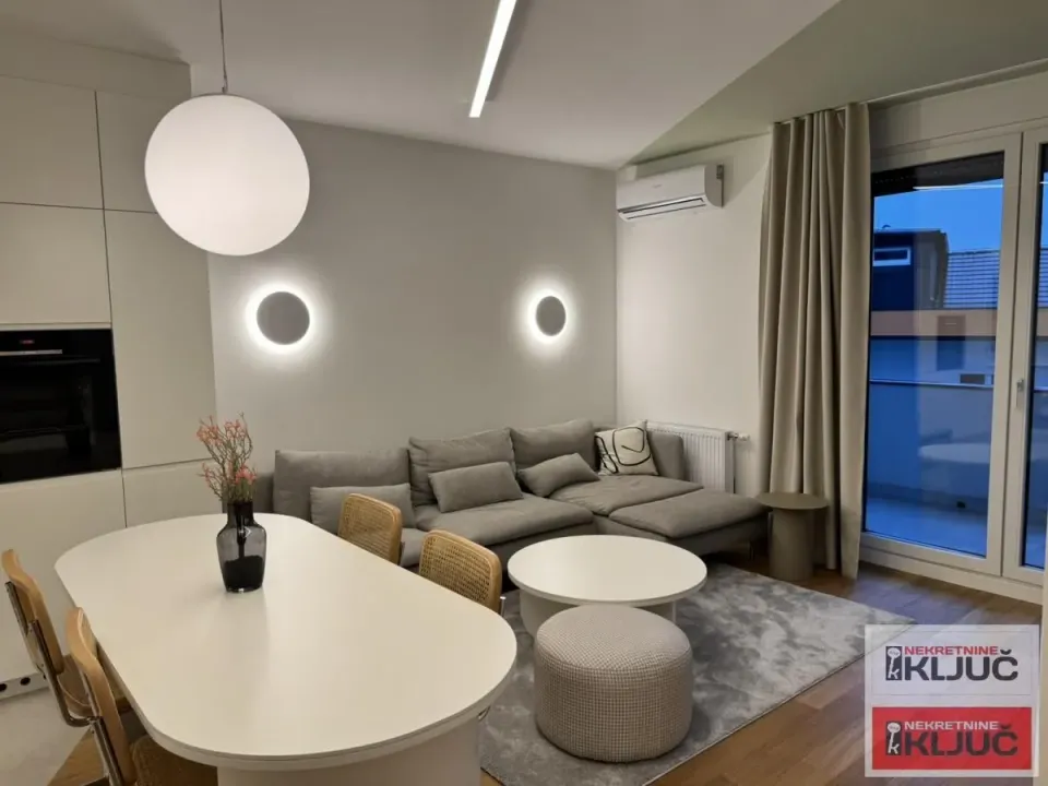Izdavanje, dvosoban stan, 49m², Bulevar patrijarha Pavla, Novi Sad Sve Podlokacije