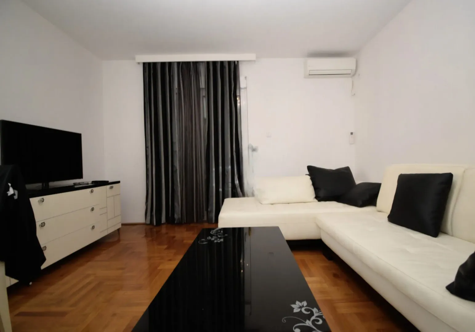 Izdavanje, jednosoban stan, 51m², Zabjelo, Podgorica