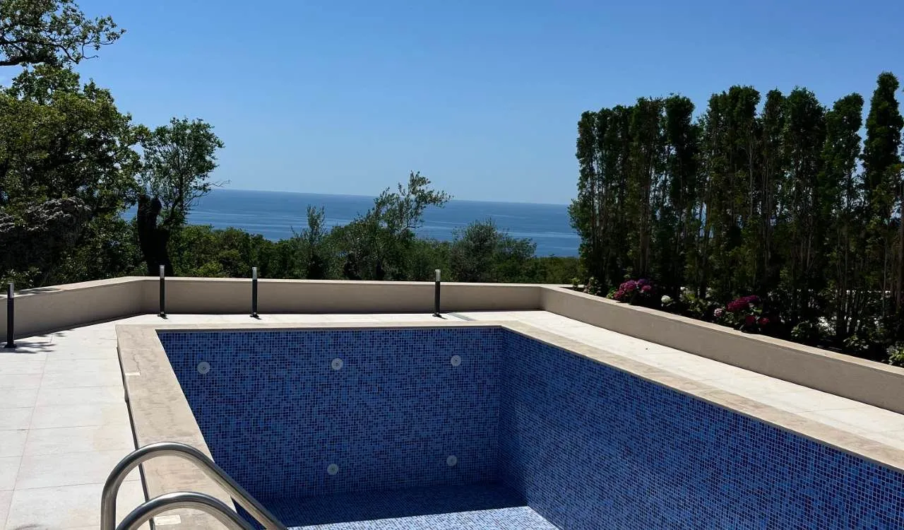 Sale, house, 220m², Rijeka Reževići, Budva