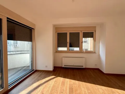 Prodaja, četvorosoban stan, 89m², Vračar Hram, Vračar Sve Podlokacije - image 2