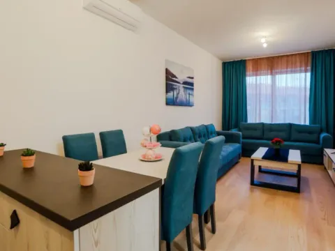 Izdavanje, jednosoban stan, 45m², Budva, Crna Gora