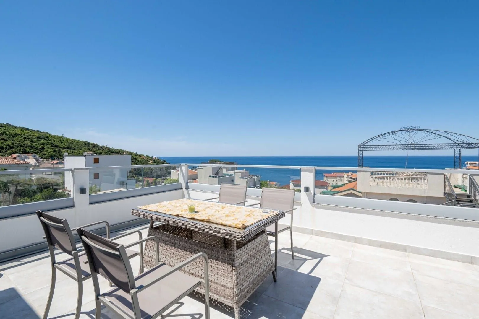 Sale, house, 272m², Utjeha, Bar