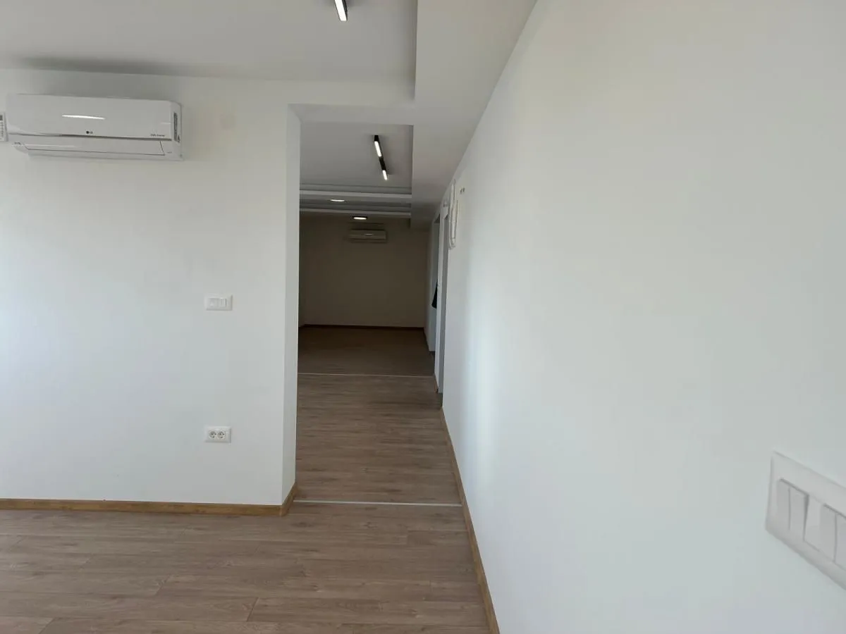 Rent, office space, 230m², Centar, Niš
