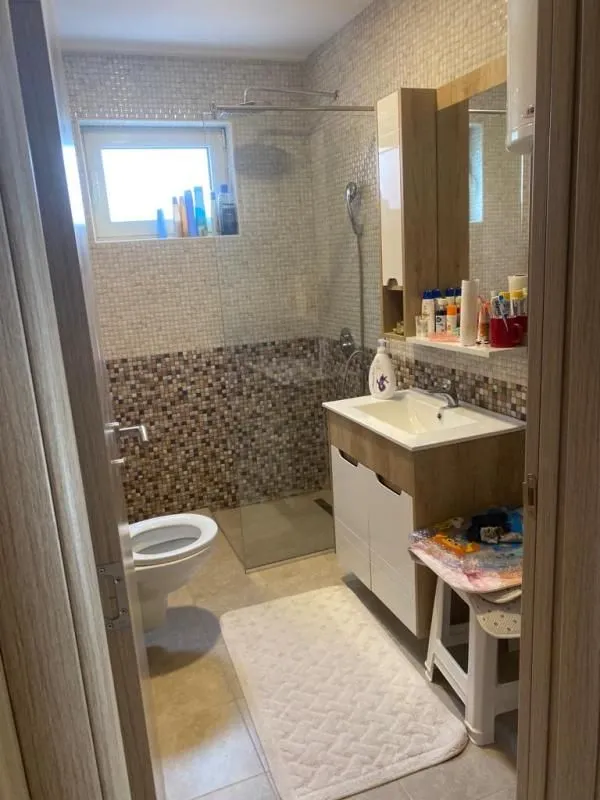 Izdavanje, jednosoban stan, 49m², Šušanj, Bar