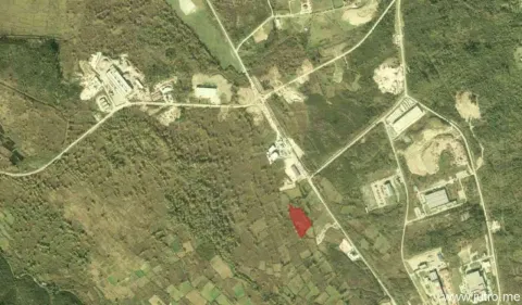 Pogled iz vazduha na lokaciju zemljišta sa označenom parcelom. - image 3