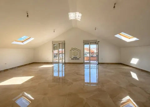 Prodaja, jednosoban stan, 77m², Krivi Most, Podgorica - image 2
