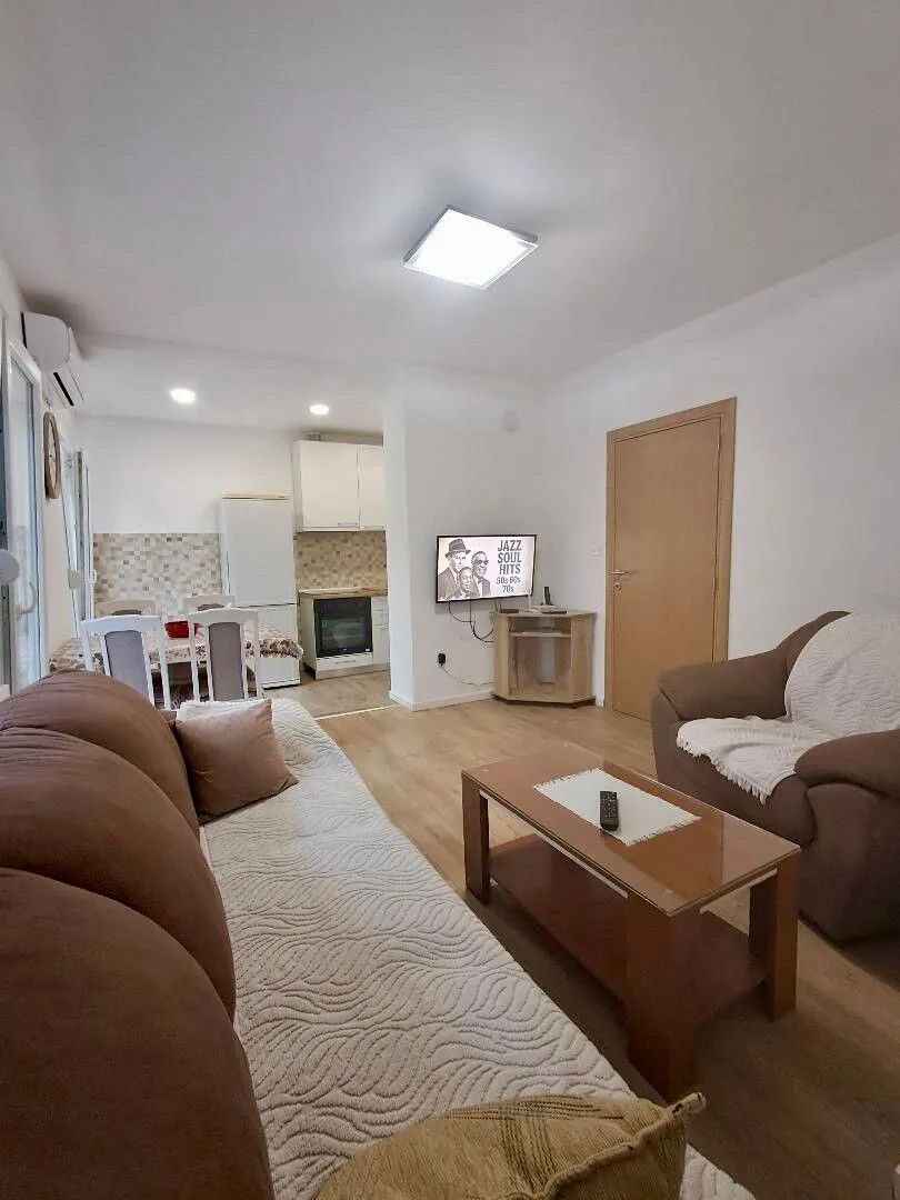 Izdavanje, dvosoban stan, 68m², Autobuska stanica, Podgorica