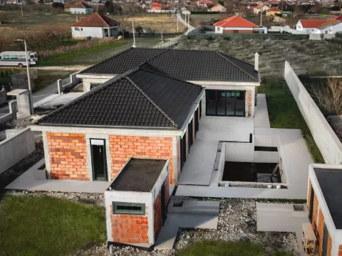 Sale, house, 259m², Donji Kokoti, Podgorica - image 3