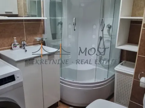 Izdavanje, dvosoban stan, 74m², Blok 9, Podgorica - image 9