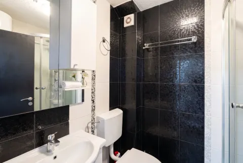 Sale, two bedroom apartment, 53m², Budva, Crna Gora - image 13
