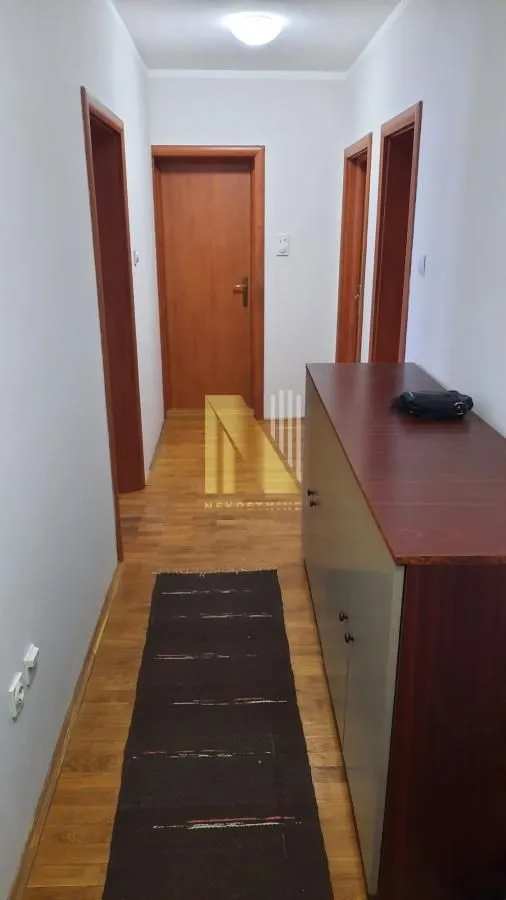 Prodaja, četvorosoban stan, 86m², Grbavica, Novi Sad Sve Podlokacije