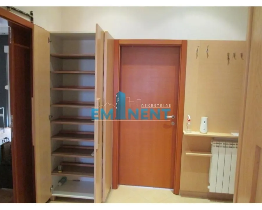 Rent, two bedroom apartment, 83m², Vračar Sve Podlokacije, Beograd