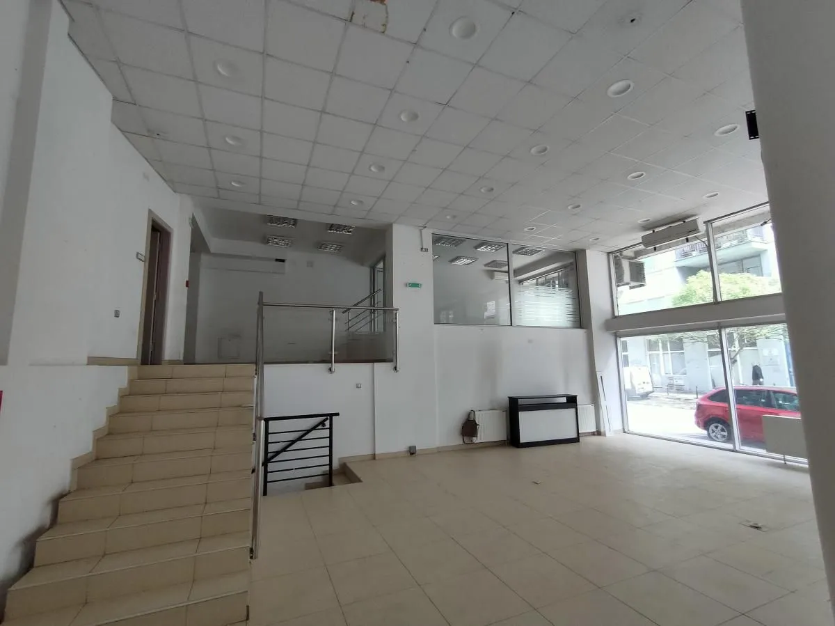 Sale, office space, 229m², Grbavica, Novi Sad Sve Podlokacije