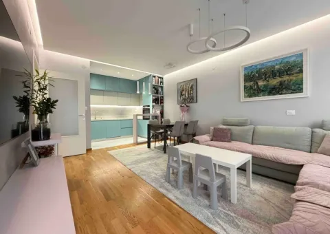 Prodaja, dvosoban stan, 63m², City Kej, Podgorica - image 1