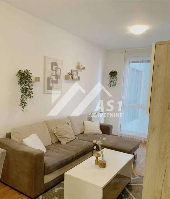 Izdavanje, jednosoban stan, 41m², Adamovićevo Naselje, Novi Sad Sve Podlokacije