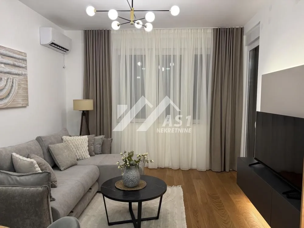 Izdavanje, dvosoban stan, 43m², Grbavica, Novi Sad Sve Podlokacije