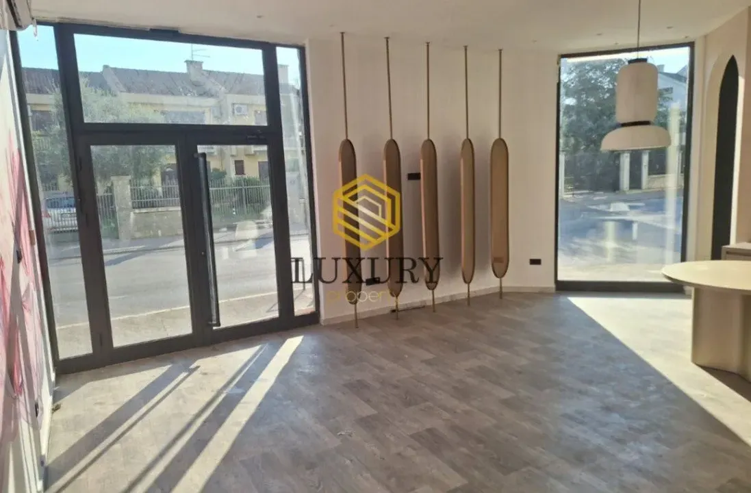 Rent, office space, 114m², Dalmatinska ulica, Podgorica