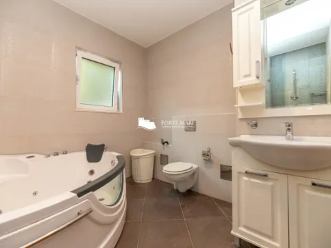 Prodaja, trosoban stan, 125m², Đenovići, Herceg Novi - image 5