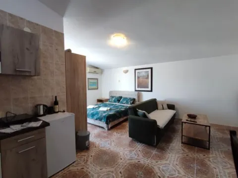 Izdavanje, garsonjera, 30m², Šušanj, Bar - image 5