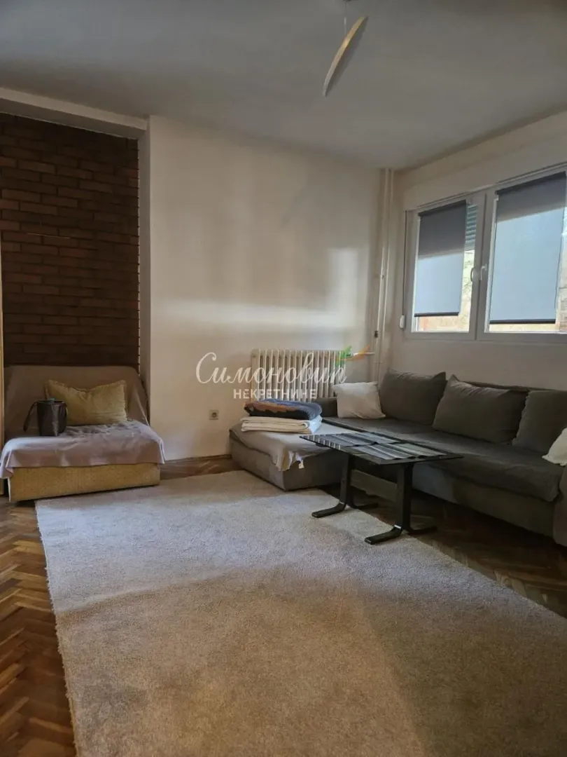 Izdavanje, dvosoban stan, 40m², Lekino Brdo, Voždovac Sve Podlokacije