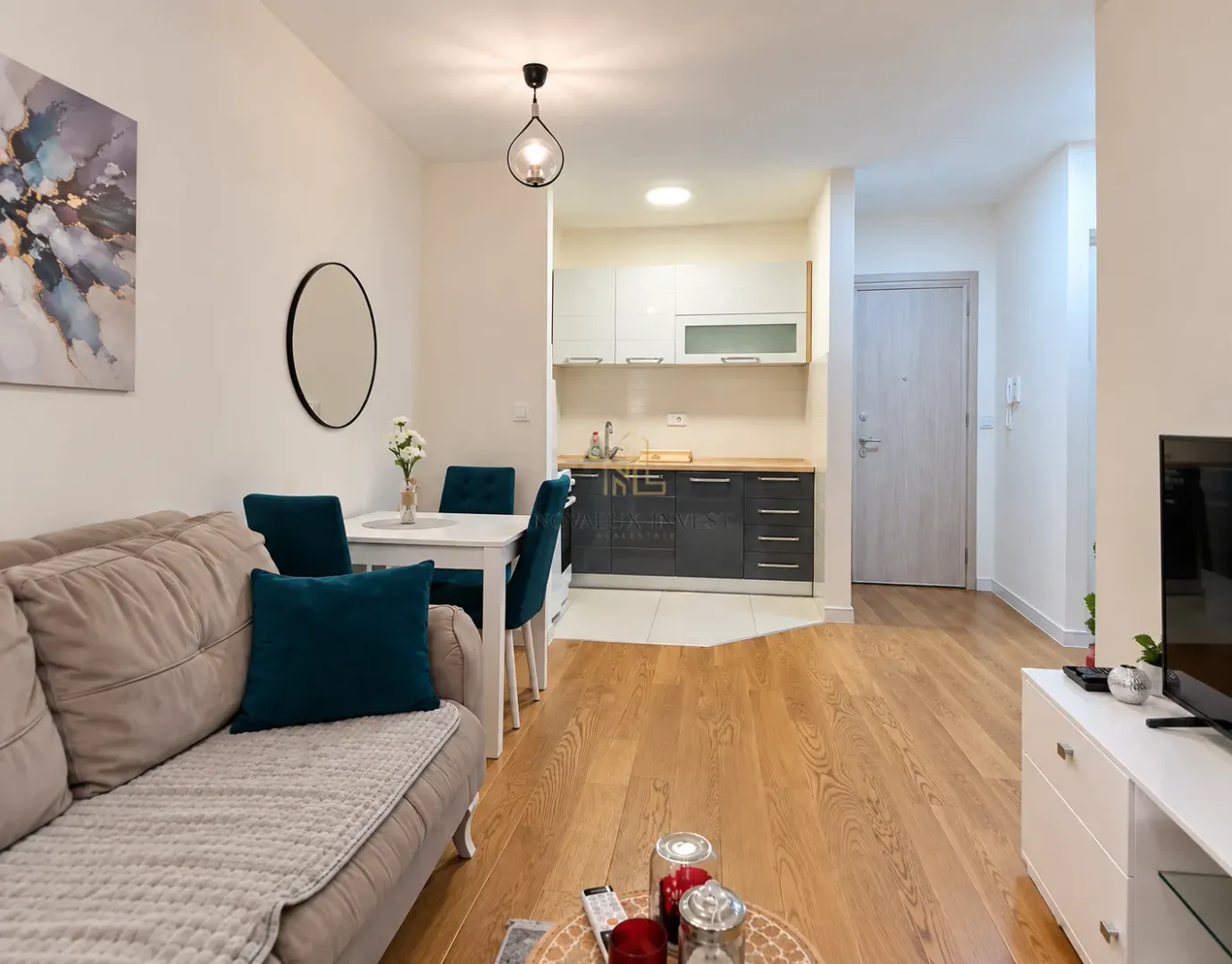 Izdavanje, jednosoban stan, 40m², Central Point, Podgorica