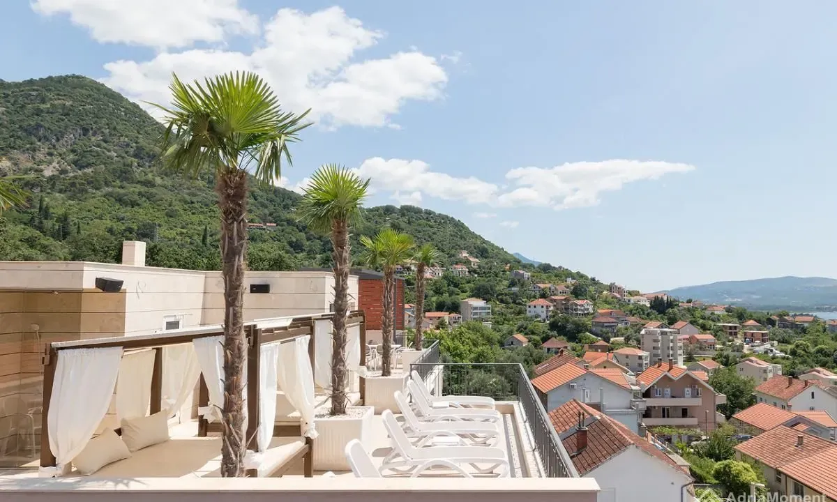 Prodaja, dvosoban stan, 55m², Tivat, Crna Gora