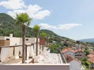 Prodaja, dvosoban stan, 55m², Tivat, Crna Gora - image 1
