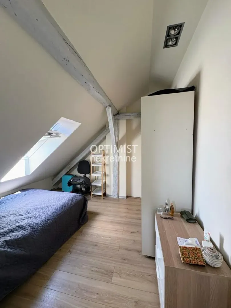 Izdavanje, trosoban stan, 64m², Kosančićev Venac, Beograd