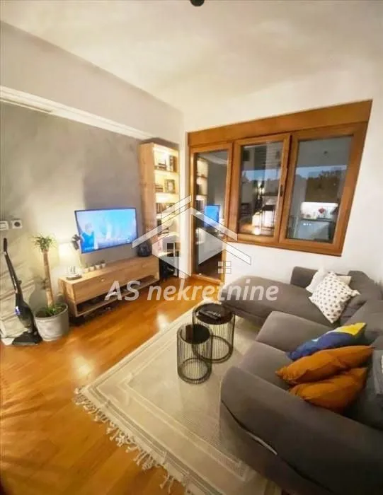 Izdavanje, dvosoban stan, 41m², Savski Venac, Beograd