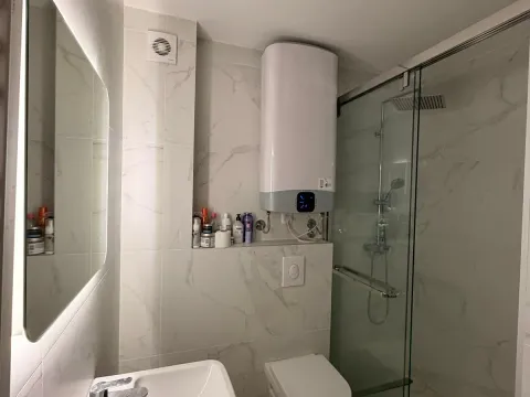 Izdavanje, dvosoban stan, 61m², Tološi, Podgorica - image 14