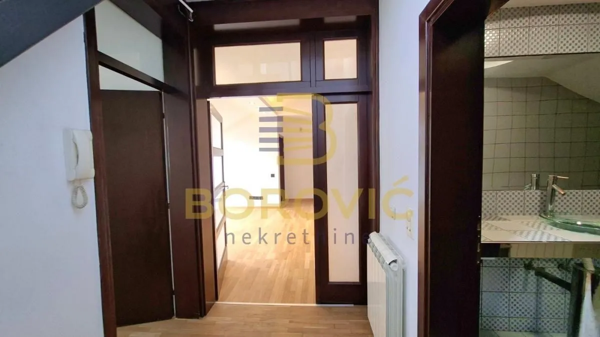 Rent, office space, 92m², Šumice, Beograd