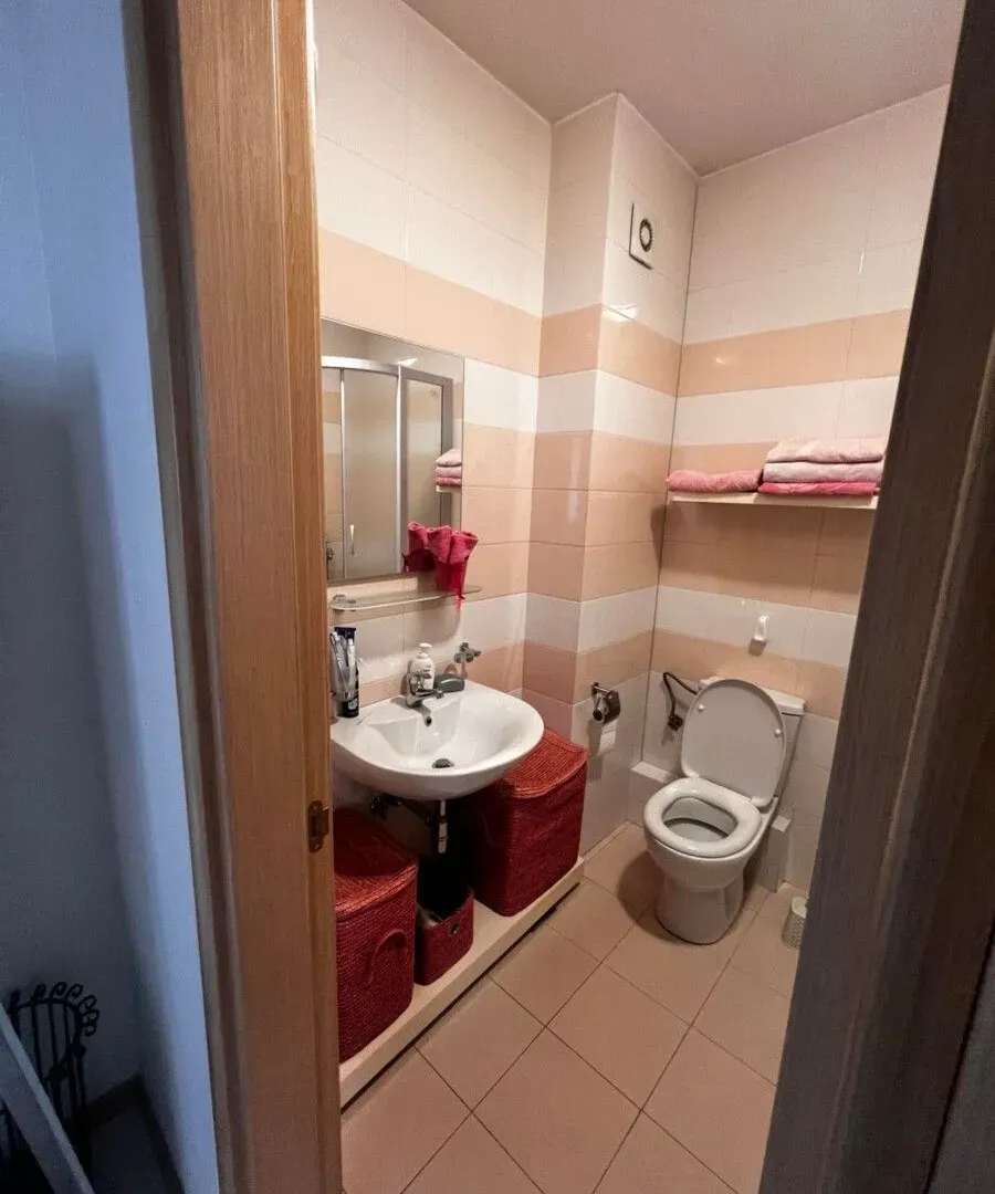 Izdavanje, jednosoban stan, 54m², Pobrežje, Podgorica