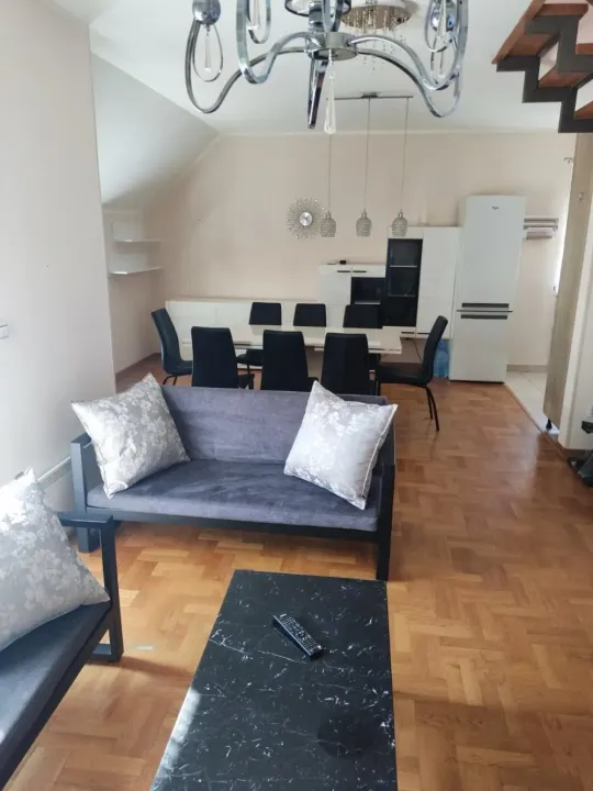 Izdavanje, trosoban stan, 105m², Lekino Brdo, Voždovac Sve Podlokacije