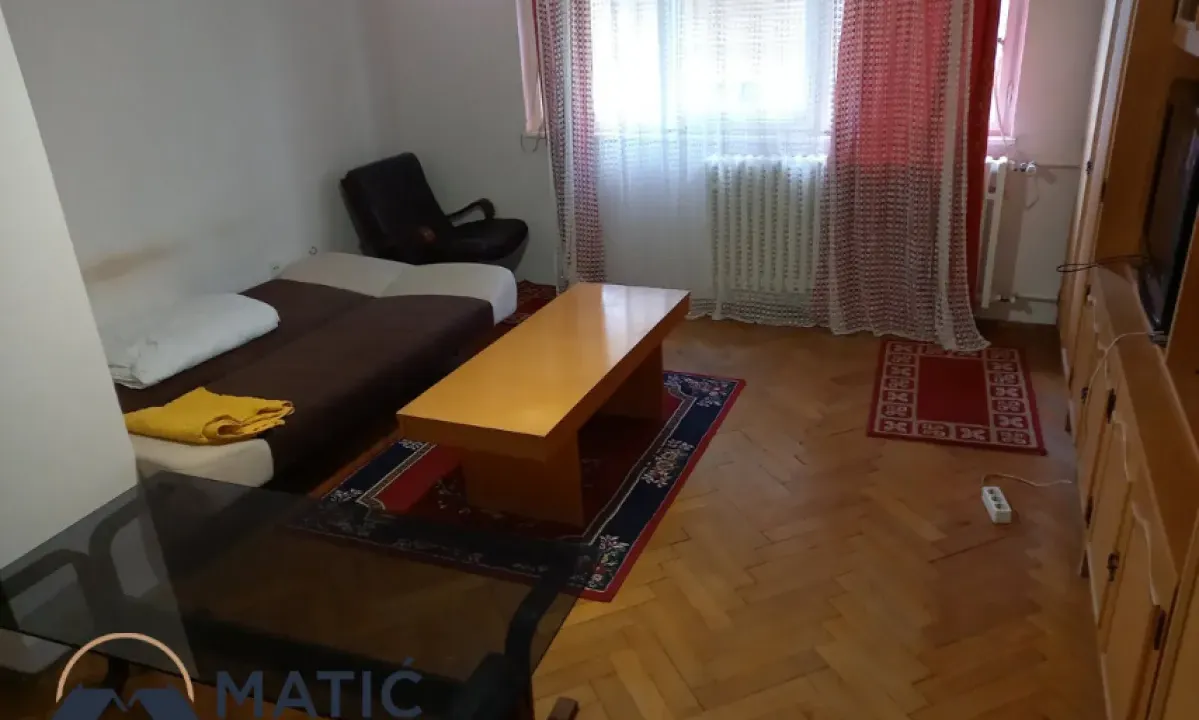 Izdavanje, dvosoban stan, 74m², Stari grad, Novi Sad