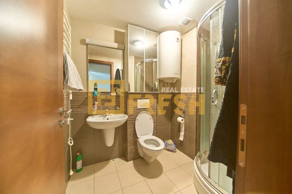 Prodaja, trosoban stan, 120m², Tološi, Podgorica