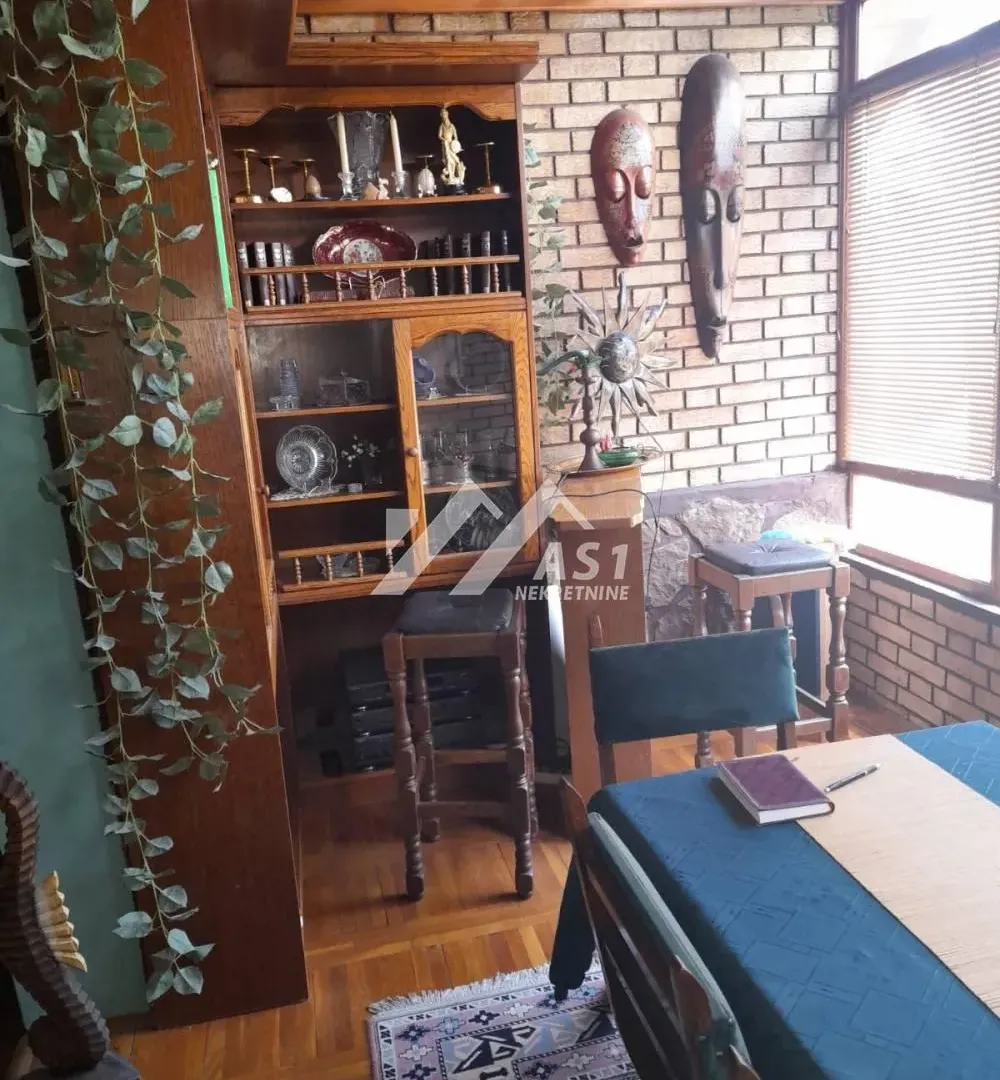 Prodaja, kuća, 266m², Futog, Novi Sad Sve Podlokacije