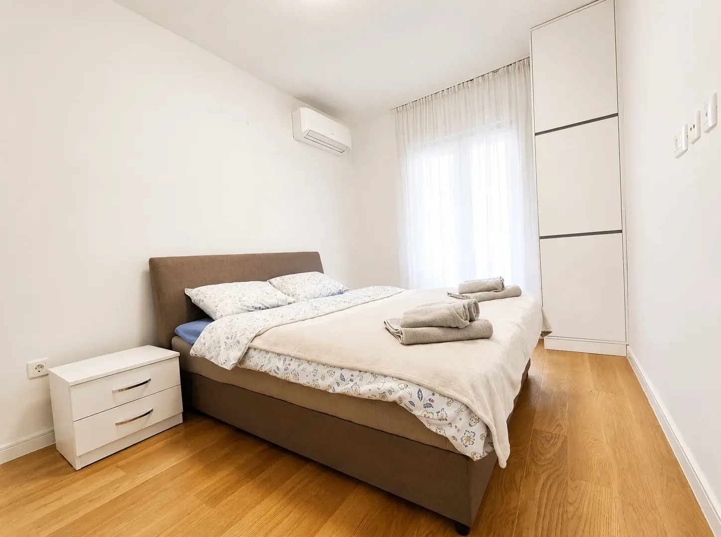 Izdavanje, dvosoban stan, 70m², Central Point, Podgorica