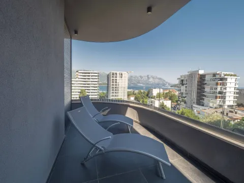 Rent, two bedroom apartment, 80m², Gospoština, Budva - image 9