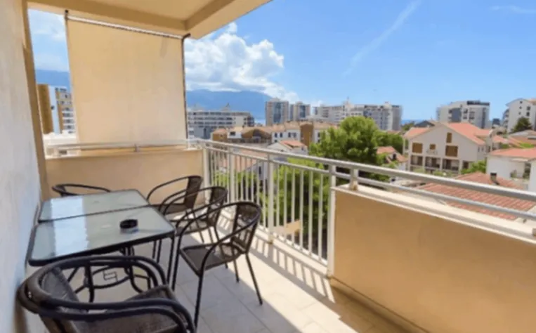 Rent, three bedroom apartment, 100m², Centar, Budva