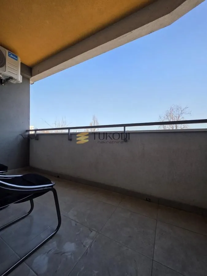 Prodaja, četvorosoban stan, 90m², Adamovićevo Naselje, Novi Sad Sve Podlokacije