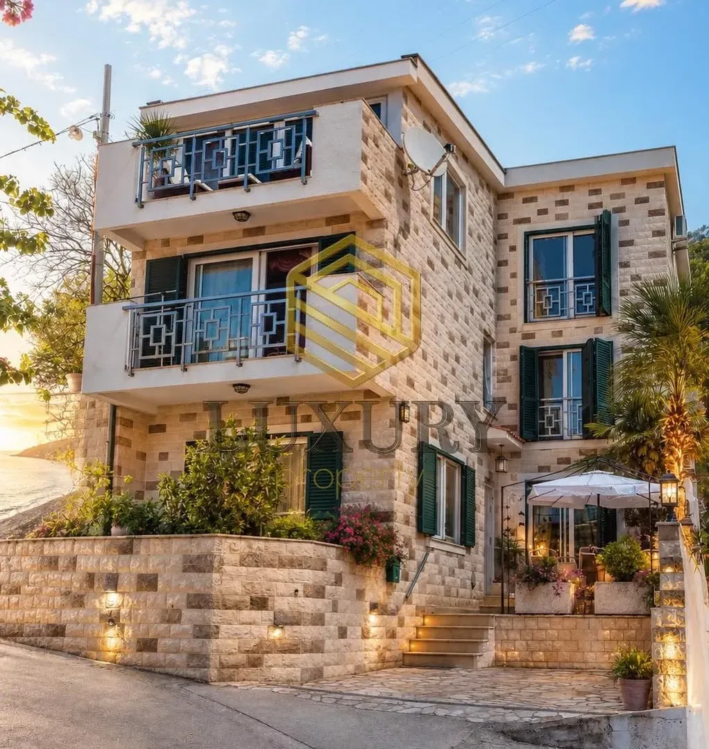Rent, house, 230m², Bečići, Budva