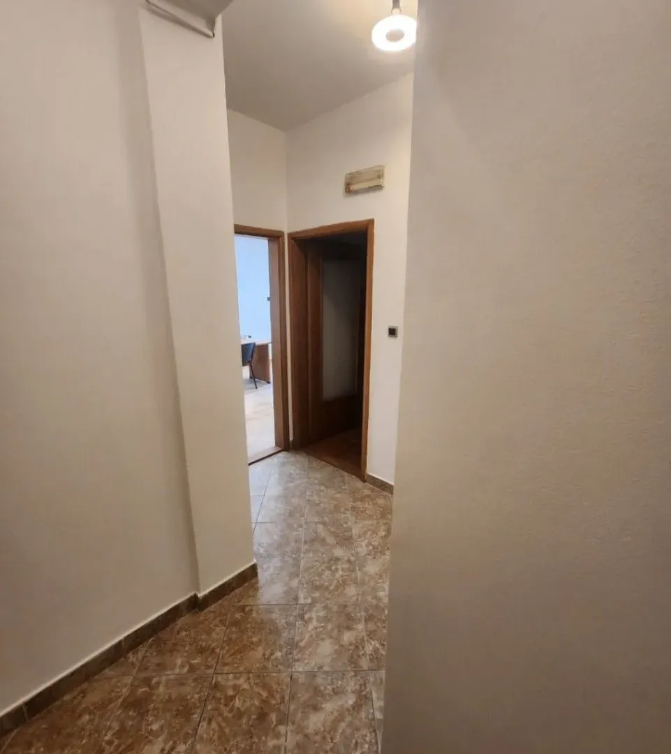 Rent, office space, 53m², Malo Brdo, Podgorica